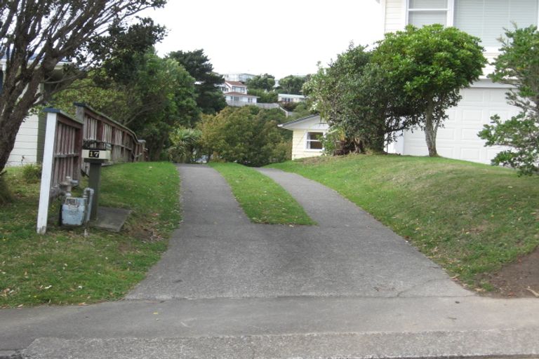 Photo of property in 17 Bancroft Terrace, Newlands, Wellington, 6037