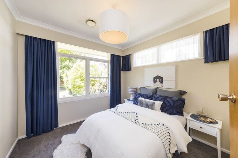 Photo of property in 19 Surrey Crescent, Hokowhitu, Palmerston North, 4410