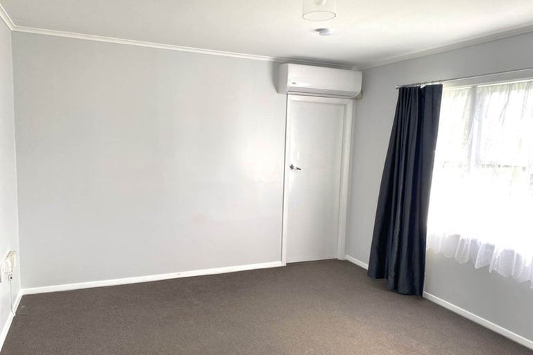 Photo of property in 13 Sutton Crescent, Papakura, 2110