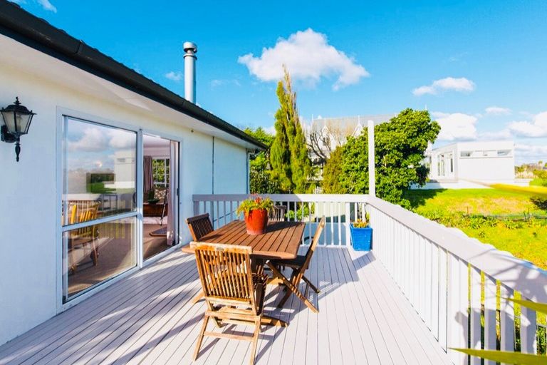 Photo of property in 24 Venus Place, Half Moon Bay, Auckland, 2012