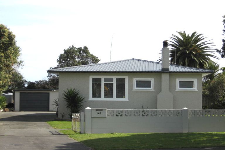 Photo of property in 45 Thatcher Street, Castlecliff, Whanganui, 4501