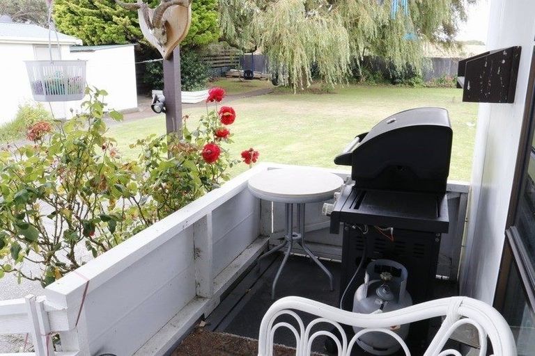 Photo of property in 38 Polson Street, Castlecliff, Whanganui, 4501