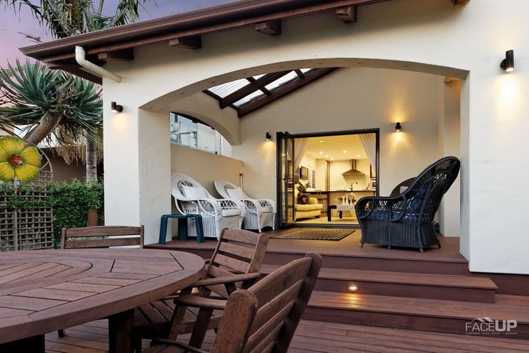 Photo of property in 157c Hobsonville Road, West Harbour, Auckland, 0618