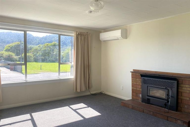 Photo of property in 14 Peel Street, Cobden, Greymouth, 7802