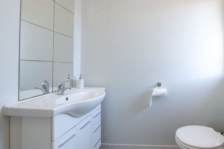 Photo of property in 8 Newton Place, Westbrook, Palmerston North, 4412