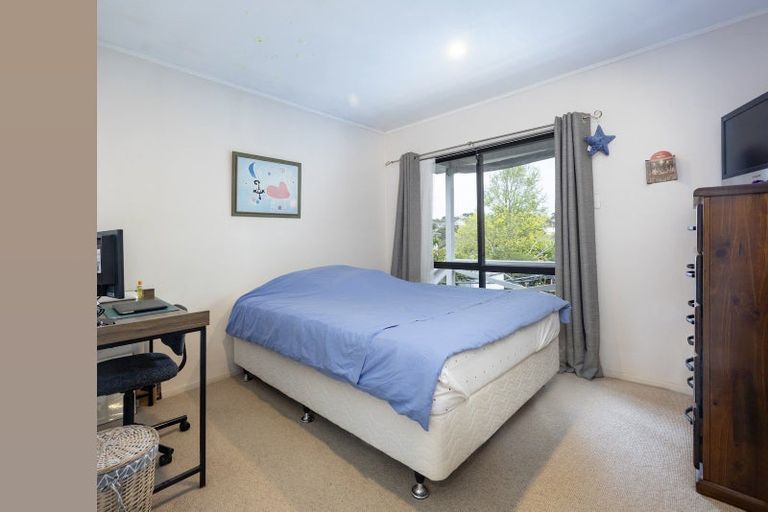 Photo of property in 32 Moire Road, Massey, Auckland, 0614