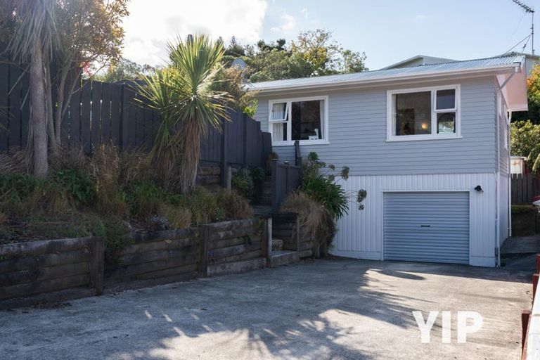 Photo of property in 36 Batchelor Street, Newlands, Wellington, 6037