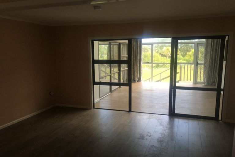 Photo of property in 695 State Highway 16, Kumeu, 0891
