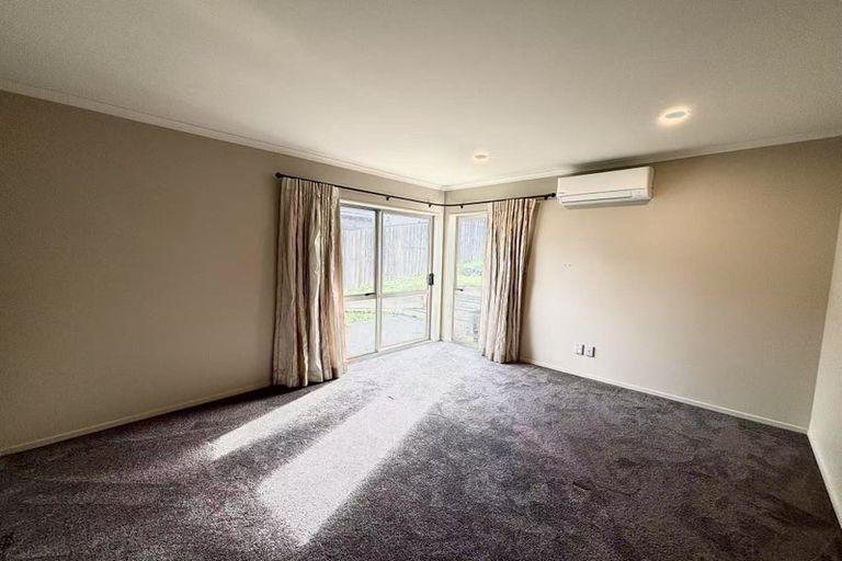 Photo of property in 13 Finbar Close, Flat Bush, Auckland, 2019