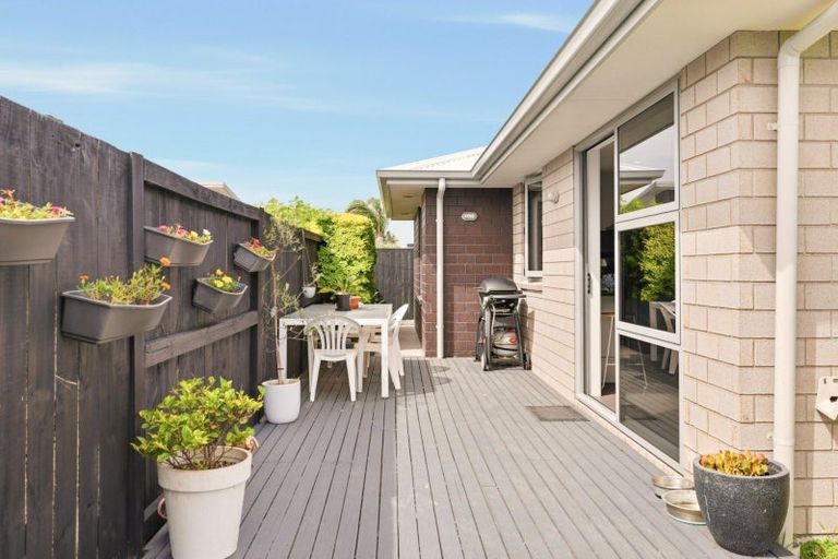 Photo of property in 11 Coutts Street, Papamoa Beach, Papamoa, 3118