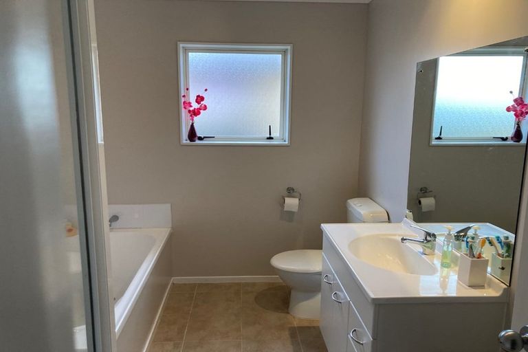 Photo of property in 41 Erlestoke Crescent, Churton Park, Wellington, 6037