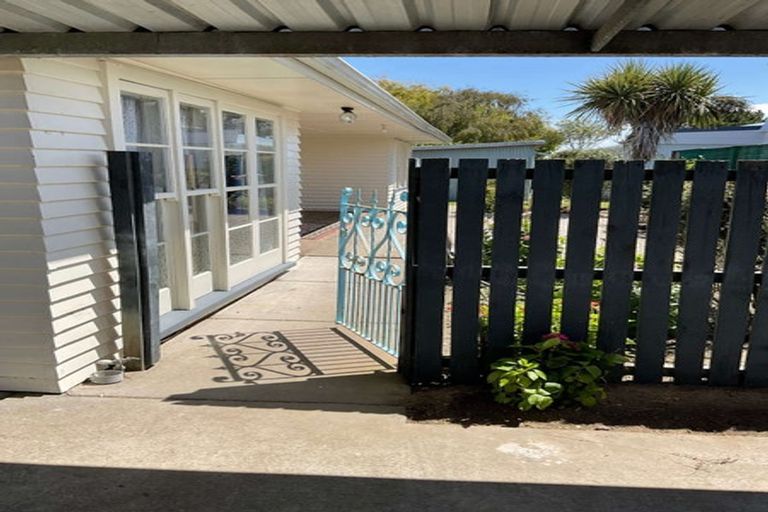Photo of property in 73 Dunns Avenue, The Pines Beach, 7630