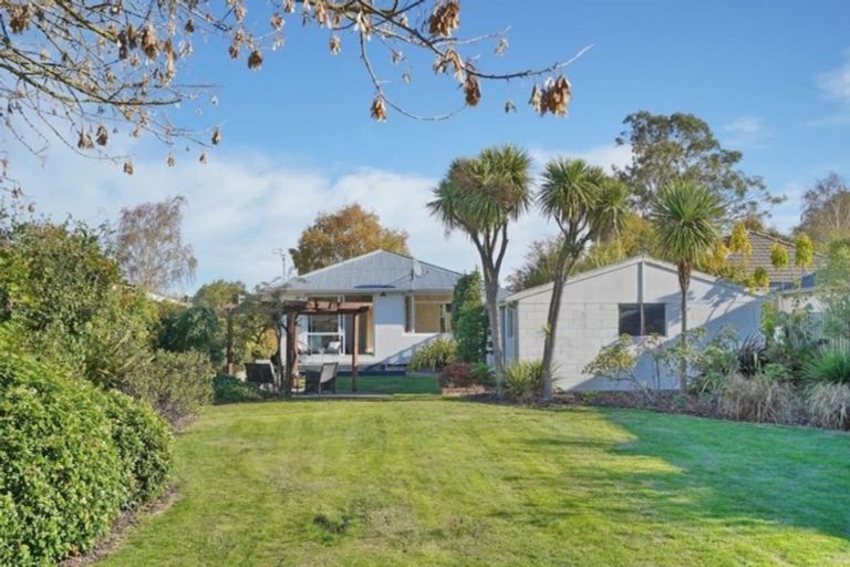 Photo of property in 418 Memorial Avenue, Burnside, Christchurch, 8053