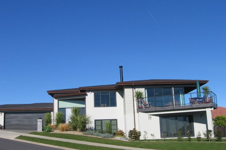 Photo of property in 27 Dunvegan Rise, East Tamaki Heights, Auckland, 2016