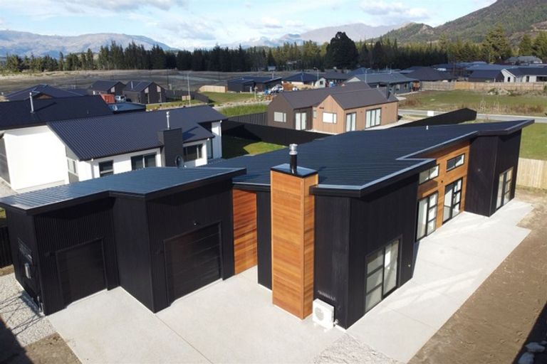 Photo of property in 12 Teal Place, Lake Hawea, Wanaka, 9382