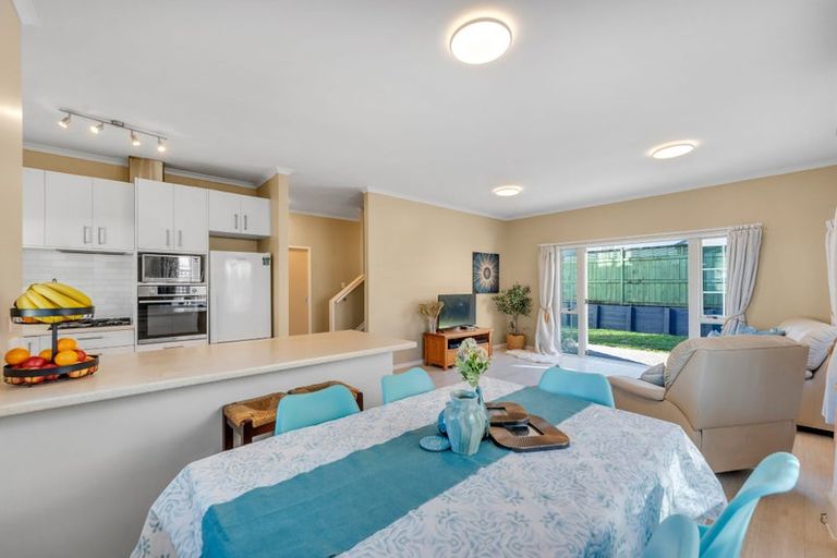 Photo of property in 17 Albizia Avenue, Henderson, Auckland, 0612