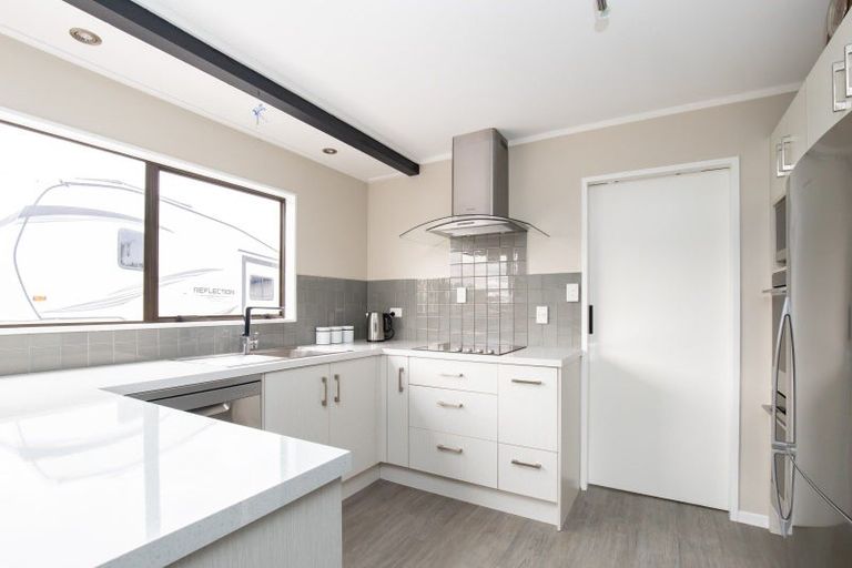 Photo of property in 20 Miller Place, Ngatea, 3503