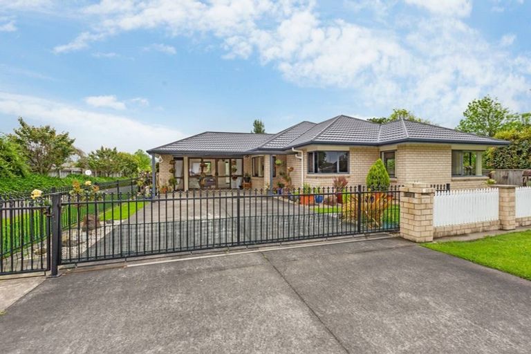 Photo of property in 1 West Peak Way, Otaki, 5512
