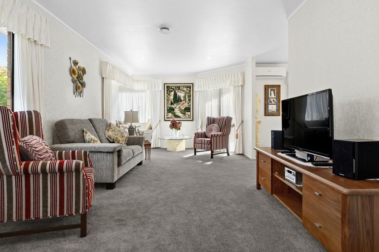 Photo of property in 8 Mt Blanc Place, Northpark, Auckland, 2013