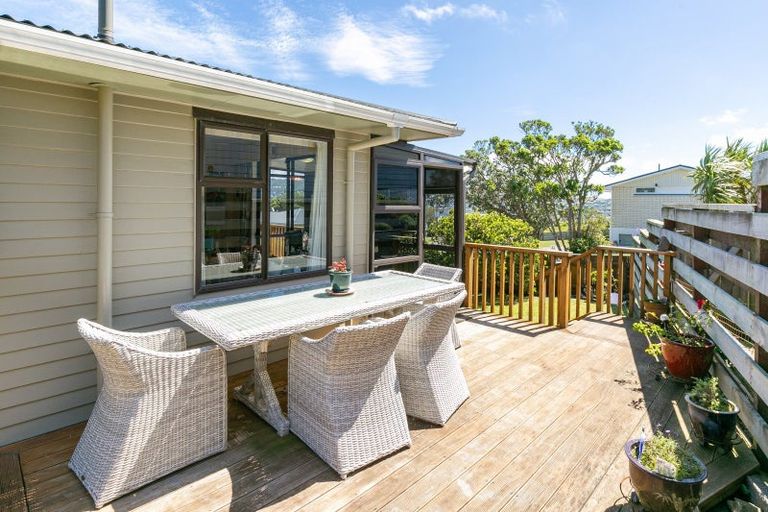 Photo of property in 4 Pelorous Street, Paparangi, Wellington, 6037