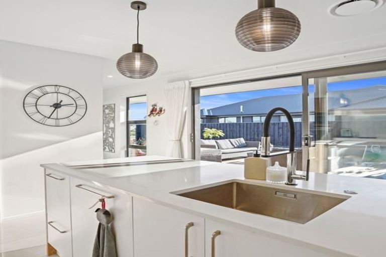 Photo of property in 21 Goldie Drive, Rangiora, 7400