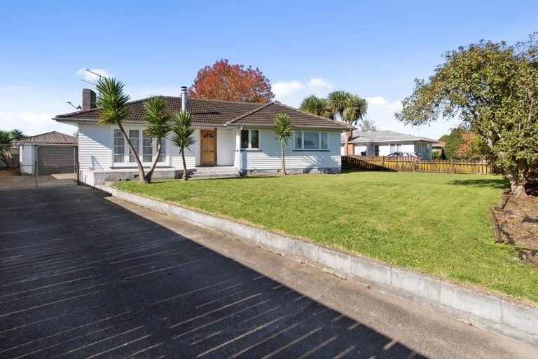 Photo of property in 26 Sutton Crescent, Papakura, 2110