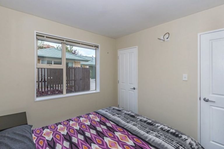 Photo of property in 2/24 Avonhead Road, Avonhead, Christchurch, 8042