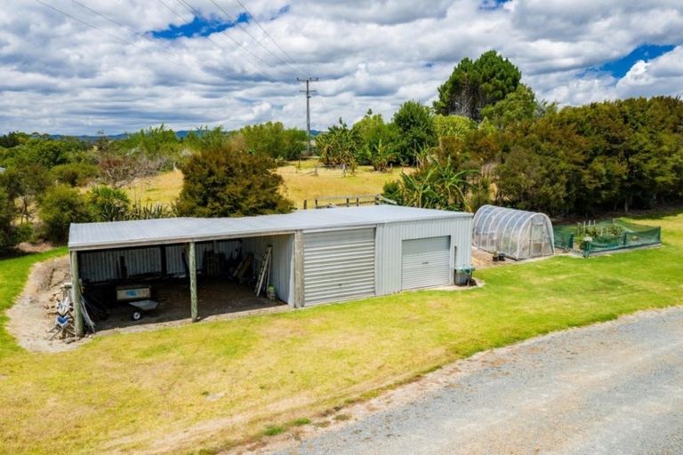 Photo of property in 60 Uretiti Road, Waipu, 0582