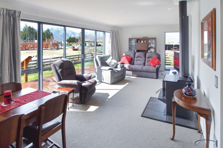 Photo of property in 17 Cirrus Place, Omarama, 9412