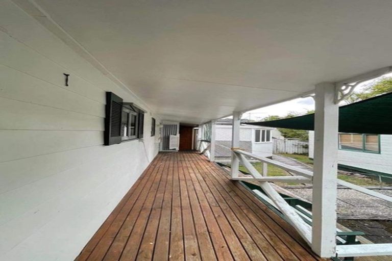 Photo of property in 11 Scarlock Avenue, Browns Bay, Auckland, 0630