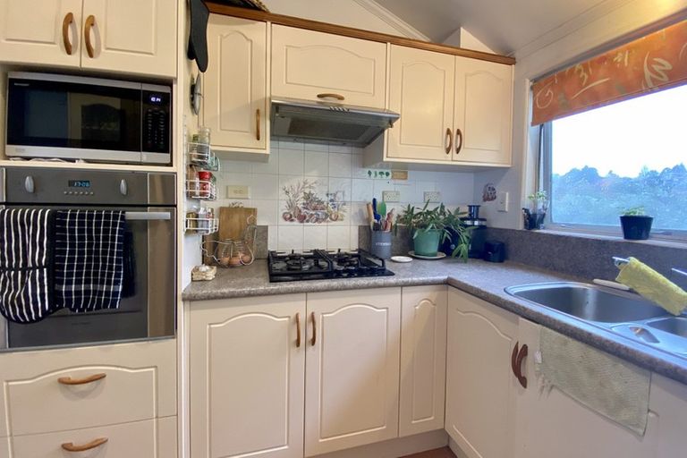 Photo of property in 142 Kawaha Point Road, Kawaha Point, Rotorua, 3010