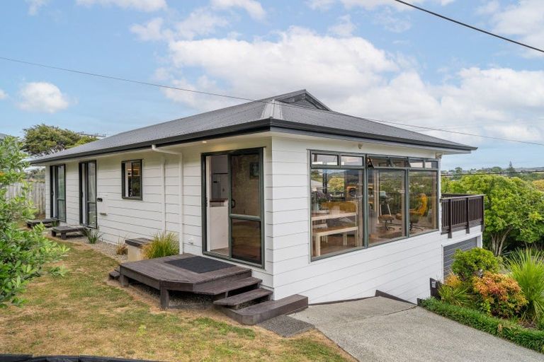 Photo of property in 8b Government Road, Raglan, 3225