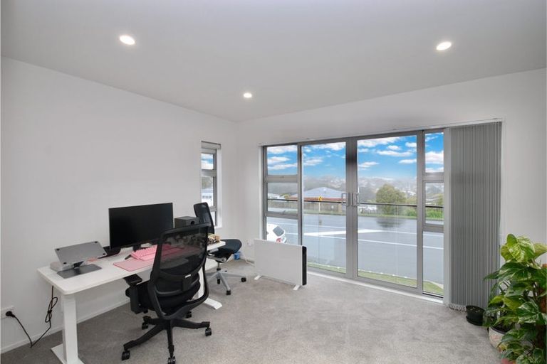 Photo of property in 298f Sunset Road, Windsor Park, Auckland, 0632