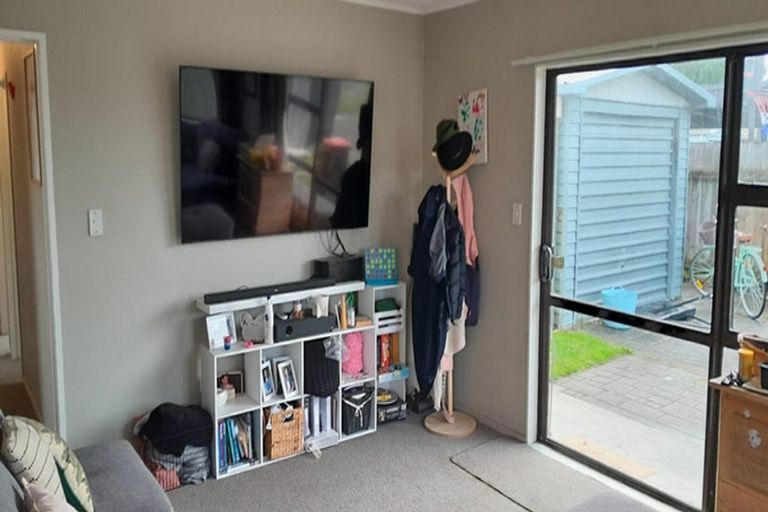 Photo of property in 1/467 Gloucester Street, Taradale, Napier, 4112