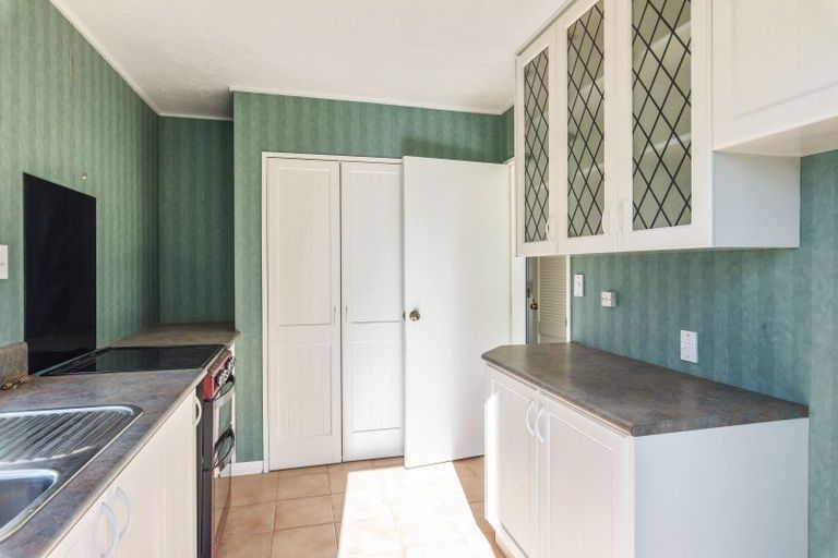 Photo of property in 17 Howell Road, Paraparaumu Beach, Paraparaumu, 5032