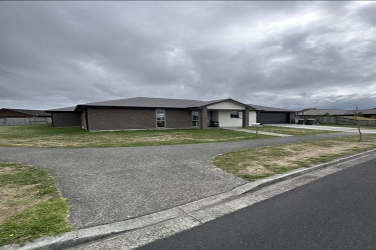 Photo of property in 8 Waltham Place, Rototuna North, Hamilton, 3210