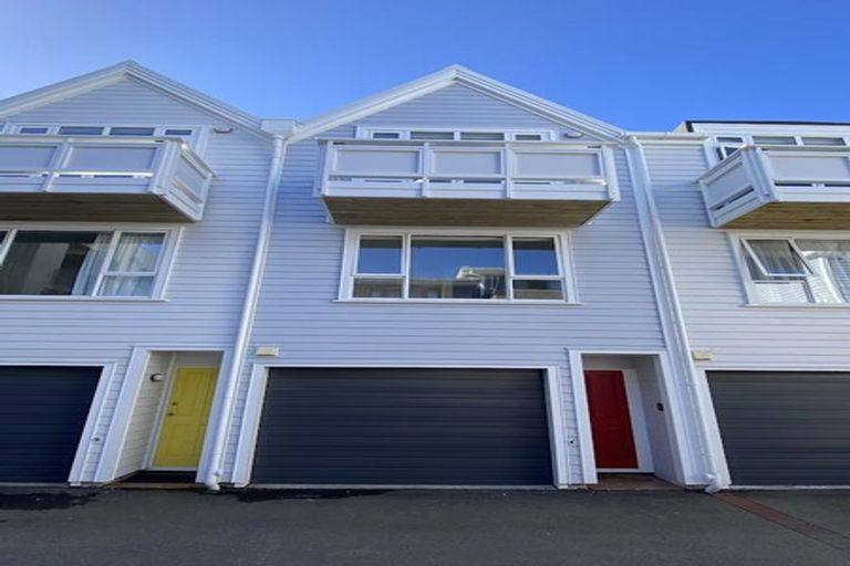 Photo of property in Pirie Street Townhouses, 18/35 Pirie Street, Mount Victoria, Wellington, 6011