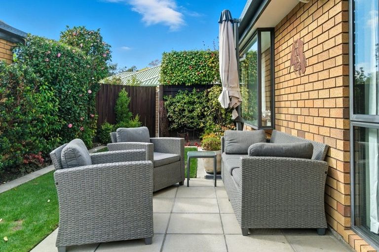 Photo of property in 1/5 Jadewynn Place, Halswell, Christchurch, 8025