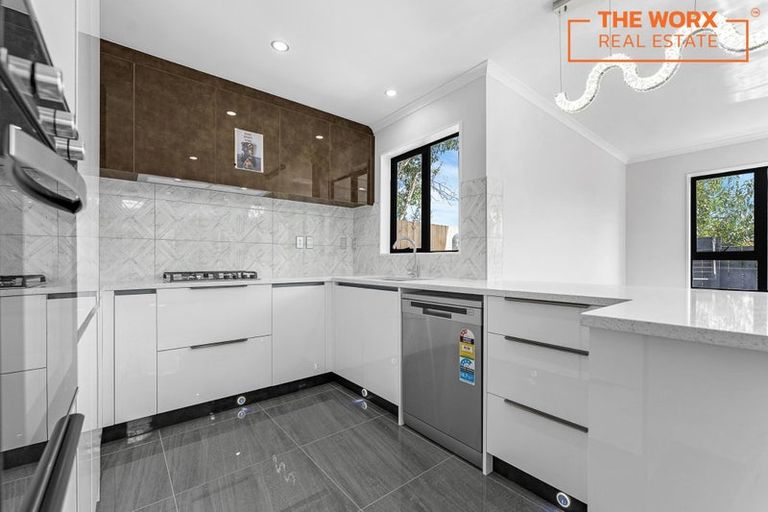 Photo of property in 26d Russell Road, Manurewa, Auckland, 2102