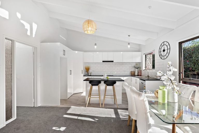 Photo of property in 7/35 Swanson Road, Henderson, Auckland, 0610