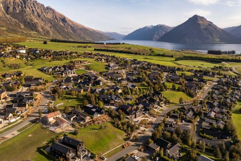 Photo of property in 11 Rannoch Drive, Jacks Point, Queenstown, 9371