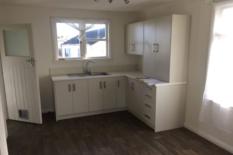 Photo of property in 15 Aberdeen Avenue, Takaro, Palmerston North, 4412