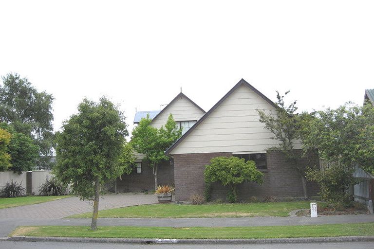 Photo of property in 12 Pinaster Place, Parklands, Christchurch, 8083