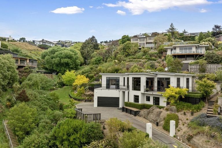 Photo of property in 16 Iles Lane, Cashmere, Christchurch, 8022