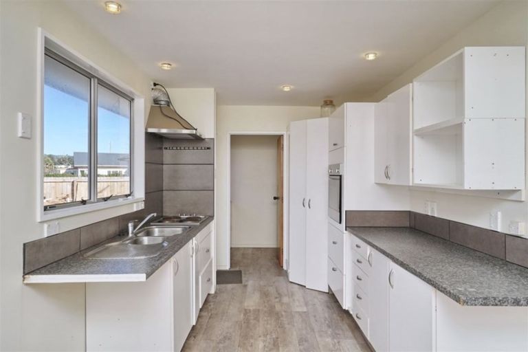 Photo of property in 32 Portman Street, Woolston, Christchurch, 8062