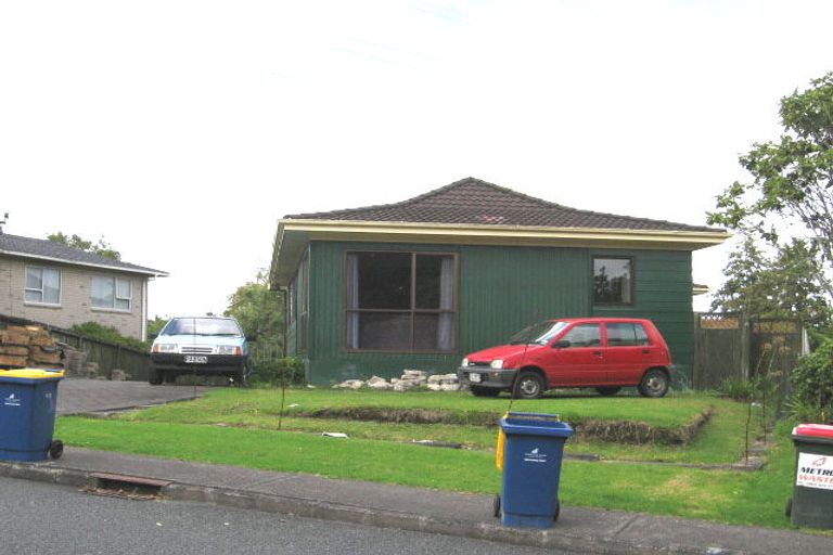 Photo of property in 113 Kemp Road, Massey, Auckland, 0614