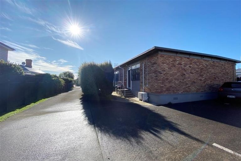 Photo of property in 4/32 Brixton Road, Mount Eden, Auckland, 1024