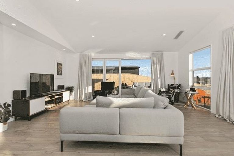 Photo of property in 13 Armadale Street, Mosgiel, 9024