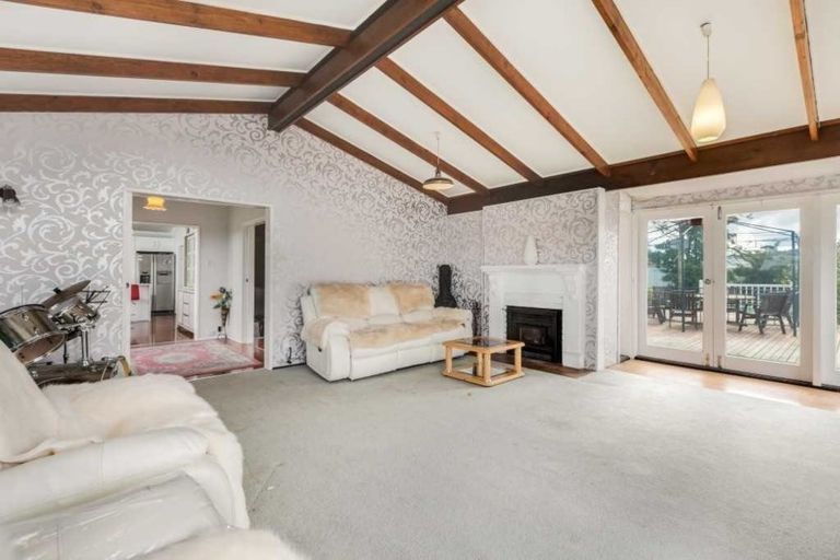 Photo of property in 345 East Coast Road, Mairangi Bay, Auckland, 0630