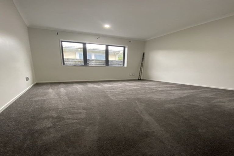 Photo of property in 8b Martin Road, Manurewa, Auckland, 2102